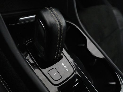 Volvo  XC40 1.5 T4 Plug-in hybrid R Design | Leder/Alcantara | Carplay | Navigatie | Parkeerverwarming | Keyl... ActivLease financial lease