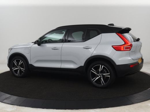 Volvo  XC40 1.5 T4 Plug-in hybrid R Design | Leder/Alcantara | Carplay | Navigatie | Parkeerverwarming | Keyl... ActivLease financial lease
