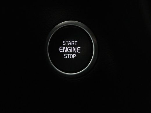 Volvo  XC40 1.5 T4 Plug-in hybrid R Design | Leder/Alcantara | Carplay | Navigatie | Parkeerverwarming | Keyl... ActivLease financial lease