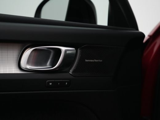 Volvo  XC40 T4 Recharge Plus Dark Harman/Kardon | 360&deg; Camera | Keyless | Elek stoelen | Stoel- & Stuurverwar... ActivLease financial lease
