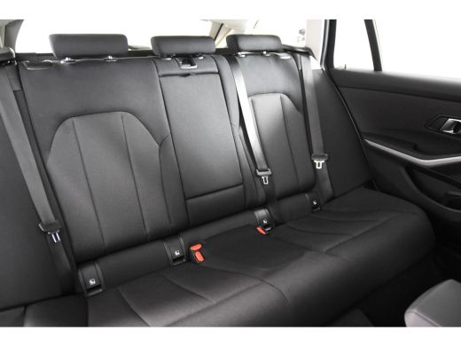 BMW 3 Serie Touring 318i *1ste Eigenaar*Standkachel*PDC* ActivLease financial lease