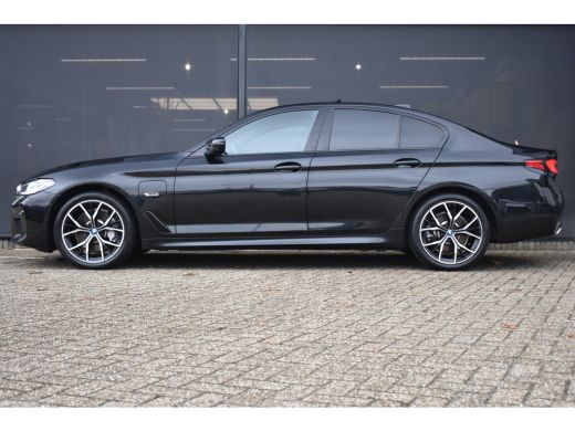 BMW 5 Serie 530e xDrive Business Edition Plus M-Sport | Schuif-/Kanteldak | Comfortzetels | H&K | HeadUp-Disp... ActivLease financial lease