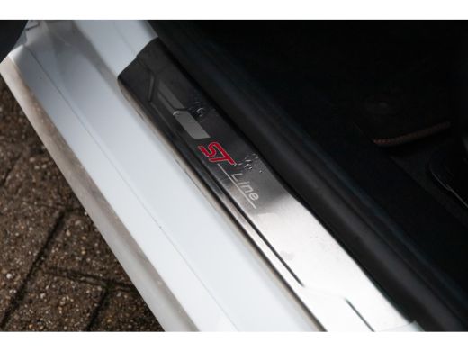 Ford Fiesta 1.0 EcoBoost ST-Line | Airco (automatisch) | Apple Carplay/Android Auto|telefoonintegratie premiu... ActivLease financial lease