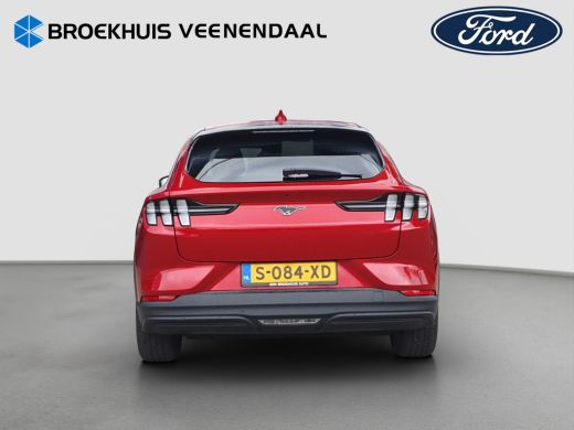 Ford Mustang Mach-E Mach-E RWD 75 kWh | Camera | Carplay | Adap. Cruise | Stoelverwarming | Navigatie | Achteruitrijc... ActivLease financial lease