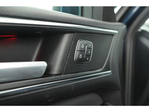 Ford S-Max 2.0 TDCi Titanium 7p. 7 Persoons, Navigatie, Leer, Climate, Trekhaak ActivLease financial lease