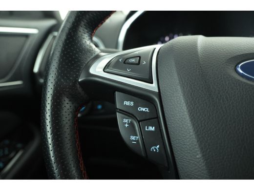 Ford S-Max 2.0 TDCi Titanium 7p. 7 Persoons, Navigatie, Leer, Climate, Trekhaak ActivLease financial lease