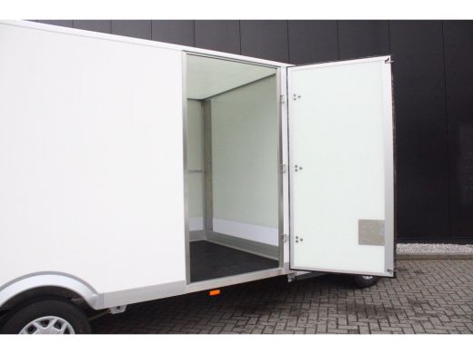 Ford Transit 350 L4H1 Skeletal Bakwagen 170pk FWD | Groot scherm! | Lage bak hoogte / inststap | Apple / Andro... ActivLease financial lease