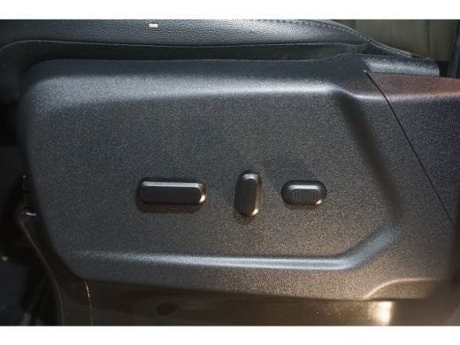 Ford Transit Custom 300 2.0 TDCI L2H1 Limited DC | Achteruitrijcamera | Cruise control adaptief | Trekhaak ActivLease financial lease