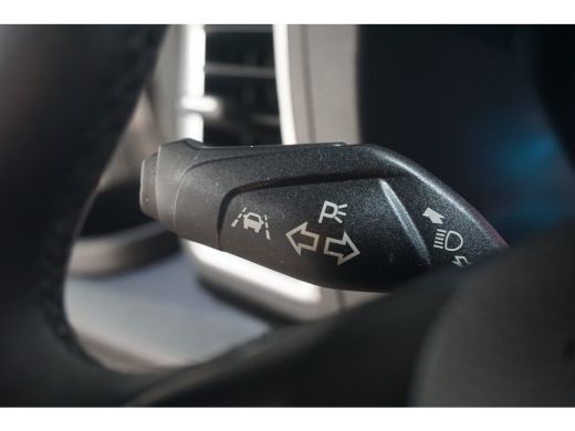 Ford Transit Custom 300 2.0 TDCI L2H1 Limited DC | Achteruitrijcamera | Cruise control adaptief | Trekhaak ActivLease financial lease