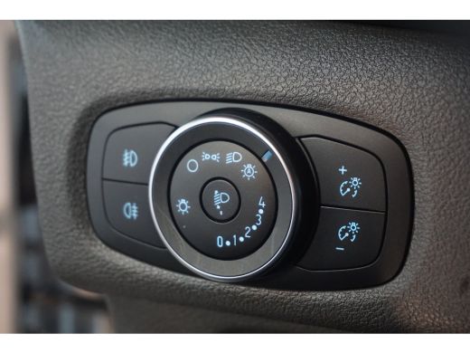 Ford Transit Custom 300 2.0 TDCI L2H1 Limited DC | Achteruitrijcamera | Cruise control adaptief | Trekhaak ActivLease financial lease