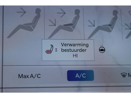 Jeep Compass 4xe 240 Plug-in Hybrid Electric S | Stoelverwarming | Climate | Navi | Keyless | Camera | Adapt. ... ActivLease financial lease