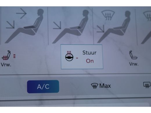 Jeep Compass 4xe 240 Plug-in Hybrid Electric S | Stoelverwarming | Climate | Navi | Keyless | Camera | Adapt. ... ActivLease financial lease