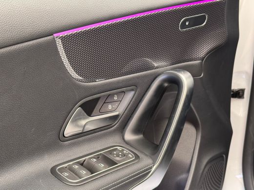 Mercedes-Benz A-Klasse 180 Luxury Line Panorama Dak | Alcantara Bekleding | LED | Widescreen | Camera | Navigatie | Park... ActivLease financial lease