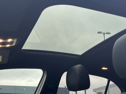 Mercedes-Benz A-Klasse 180 Luxury Line Panorama Dak | Alcantara Bekleding | LED | Widescreen | Camera | Navigatie | Park... ActivLease financial lease