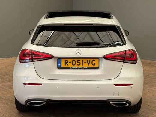 Mercedes-Benz A-Klasse 180 Luxury Line Panorama Dak | Alcantara Bekleding | LED | Widescreen | Camera | Navigatie | Park... ActivLease financial lease