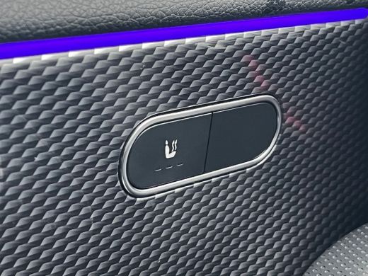 Mercedes-Benz A-Klasse 180 Luxury Line Panorama Dak | Alcantara Bekleding | LED | Widescreen | Camera | Navigatie | Park... ActivLease financial lease