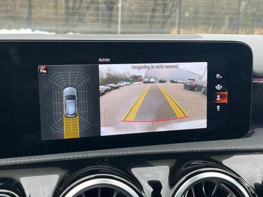 Mercedes-Benz A-Klasse 180 Luxury Line Panorama Dak | Alcantara Bekleding | LED | Widescreen | Camera | Navigatie | Park... ActivLease financial lease