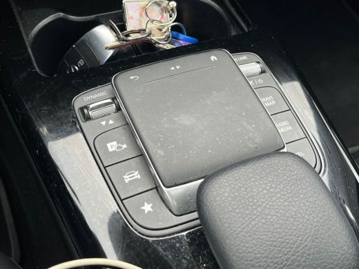 Mercedes-Benz A-Klasse 180 Luxury Line Panorama Dak | Alcantara Bekleding | LED | Widescreen | Camera | Navigatie | Park... ActivLease financial lease