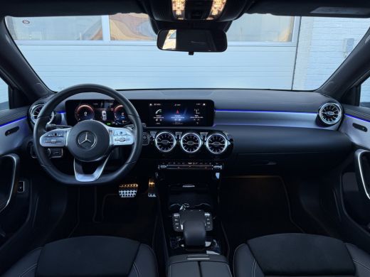 Mercedes-Benz A-Klasse 250 e Business Solution AMG Edition | Pano | Ambient Light | Camera | LED | 18 inch ActivLease financial lease