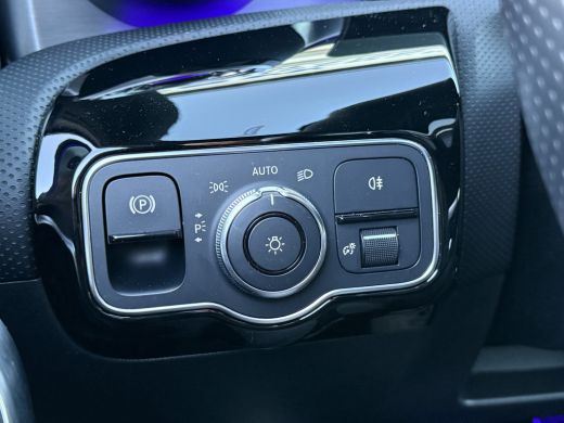 Mercedes-Benz A-Klasse 250 e Business Solution AMG Edition | Pano | Ambient Light | Camera | LED | 18 inch ActivLease financial lease