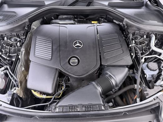 Mercedes-Benz GLC 300e AMG // Trekhaak // Burmester // 360 Camera // Memory // 20 inch // Carplay ActivLease financial lease