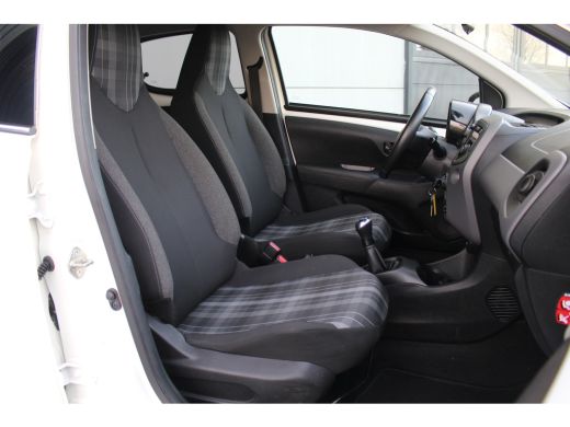 Peugeot 108 1.0 e-VTi Active | Airco | Bluetooth | Elek. Ramen | Mistlampen | Airco | Bluetooth | Elek. Ramen... ActivLease financial lease