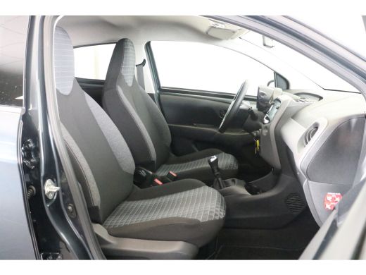 Peugeot 108 1.0 e-VTi Active | Navi by App | Airco | Camera | DAB | Buitenspiegels elektrisch verstel- en ver... ActivLease financial lease