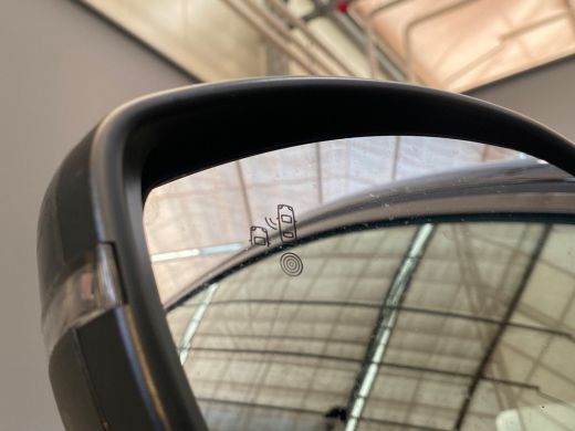 Peugeot 208 1.2 GT | Adap. Cruise C. | BLIS | Camera | St. Verwarming | Navi | 17" LMV | PDC V&A | CarPlay | ... ActivLease financial lease