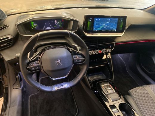 Peugeot 208 1.2 GT | Adap. Cruise C. | BLIS | Camera | St. Verwarming | Navi | 17" LMV | PDC V&A | CarPlay | ... ActivLease financial lease