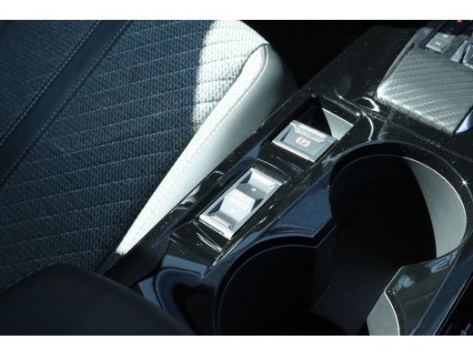 Peugeot 208 Hybrid 100 e-DCS6 Allure | Cruise Control | Camera | Carplay | Climate Control | ActivLease financial lease