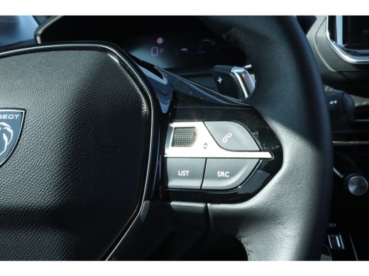 Peugeot 208 Hybrid 100 e-DCS6 Allure | Cruise Control | Camera | Carplay | Climate Control | ActivLease financial lease