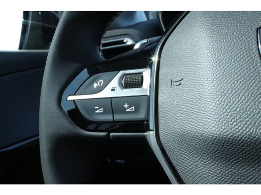 Peugeot 208 Hybrid 100 e-DCS6 Allure | Cruise Control | Camera | Carplay | Climate Control | ActivLease financial lease