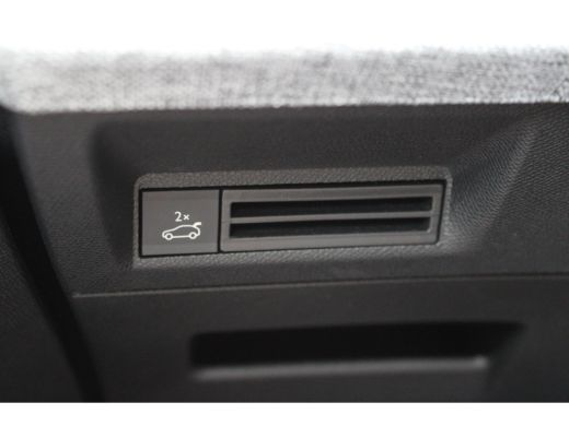 Peugeot 3008 1.2 Hybrid 136 GT Matrix-Koplampen | Stoel/Stuur Verwarming | Adaptive Cruise Control | Sfeerverl... ActivLease financial lease