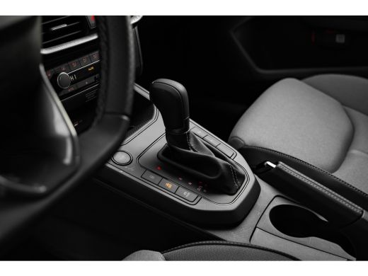 Seat Arona 1.0 EcoTSI FR Business Connect | Achteruitrijcamera | Afneembare trekhaak. | Armsteun voor ActivLease financial lease