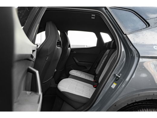 Seat Arona 1.0 EcoTSI FR Business Connect | Achteruitrijcamera | Afneembare trekhaak. | Armsteun voor ActivLease financial lease