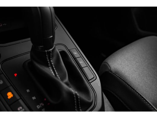 Seat Arona 1.0 EcoTSI FR Business Connect | Achteruitrijcamera | Afneembare trekhaak. | Armsteun voor ActivLease financial lease
