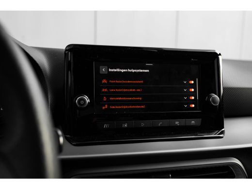 Seat Arona 1.0 EcoTSI FR Business Connect | Achteruitrijcamera | Afneembare trekhaak. | Armsteun voor ActivLease financial lease