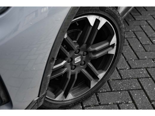 Seat Arona 1.0 EcoTSI FR Business Connect | Achteruitrijcamera | Afneembare trekhaak. | Armsteun voor ActivLease financial lease