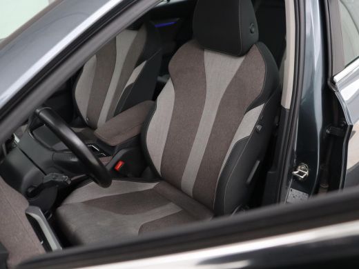 Skoda Enyaq iV 60 | 68.900km NAP | Sfeerverlichting | Carplay | Half leder | Navigatie | Full LED | Chroom Pack ... ActivLease financial lease