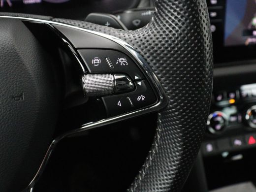 Skoda Kodiaq 1.5 TSI Sportline 7 Persoons | Panoramadak | Stoelverwarming | Trekhaak | Adaptive cruise | Carpl... ActivLease financial lease