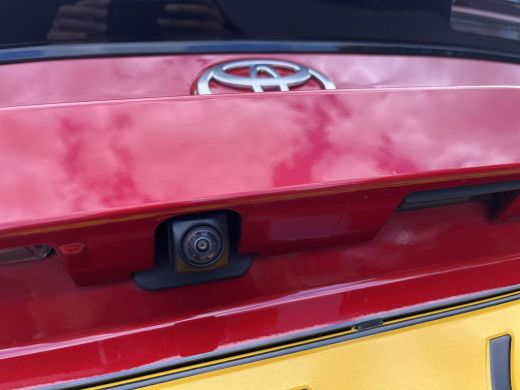 Toyota C-HR 1.8 Hybrid 140 First Edition | Navigatie | Apple CarPlay/Android auto | Achteruitrijcamera | Elek... ActivLease financial lease