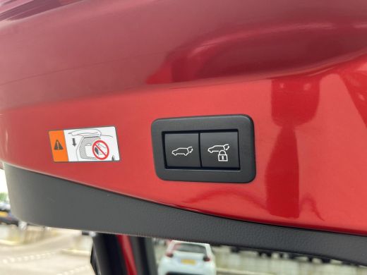 Toyota C-HR 1.8 Hybrid 140 First Edition | Navigatie | Apple CarPlay/Android auto | Achteruitrijcamera | Elek... ActivLease financial lease