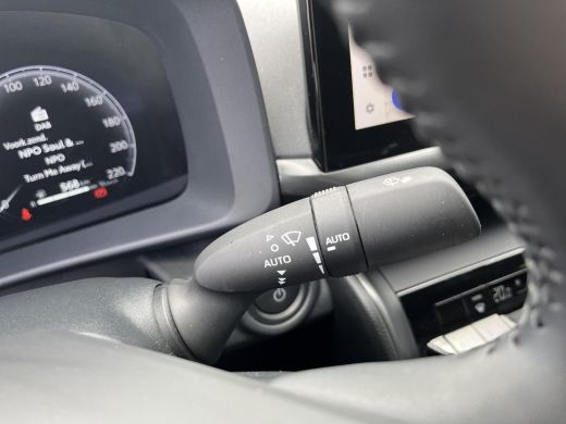 Toyota C-HR 1.8 Hybrid 140 First Edition | Navigatie | Apple CarPlay/Android auto | Achteruitrijcamera | Elek... ActivLease financial lease