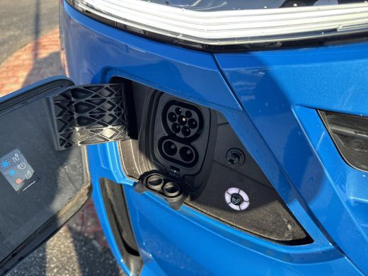 Volkswagen e-Transporter 32 L2H1 Style 64 kWh | Trekhaak | Leder | 8 Pers. | ActivLease financial lease