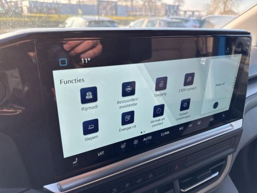 Volkswagen e-Transporter 32 L2H1 Style 64 kWh | Trekhaak | Leder | 8 Pers. | ActivLease financial lease