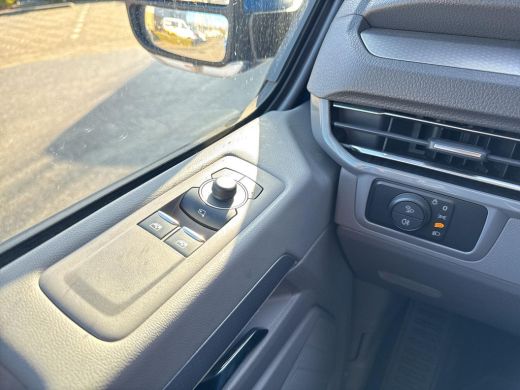 Volkswagen e-Transporter 32 L2H1 Style 64 kWh | Trekhaak | Leder | 8 Pers. | ActivLease financial lease