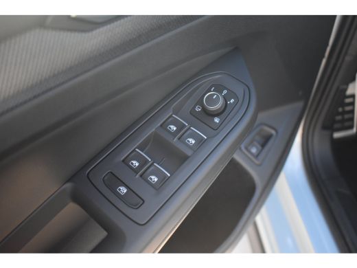 Volkswagen Golf GTE 272PK VERLENGDE GARANTIE | Vienna leder pakket | Head-up display | Schuif-kanteldak | Elektri... ActivLease financial lease