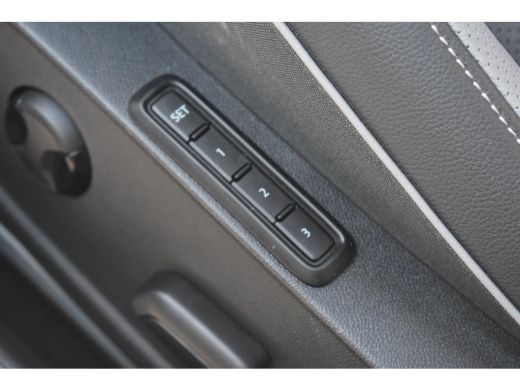 Volkswagen Golf GTE 272PK VERLENGDE GARANTIE | Vienna leder pakket | Head-up display | Schuif-kanteldak | Elektri... ActivLease financial lease