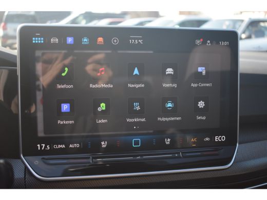 Volkswagen Golf GTE 272PK VERLENGDE GARANTIE | Vienna leder pakket | Head-up display | Schuif-kanteldak | Elektri... ActivLease financial lease