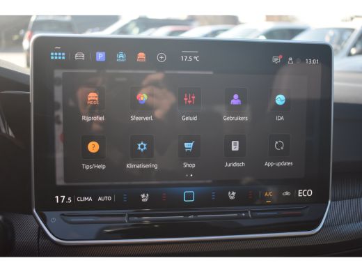 Volkswagen Golf GTE 272PK VERLENGDE GARANTIE | Vienna leder pakket | Head-up display | Schuif-kanteldak | Elektri... ActivLease financial lease